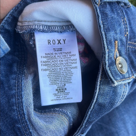 Roxy Boho Aztec Blue Denim Shorts with Pink Embroidery Size 29 - Picture 7 of 7